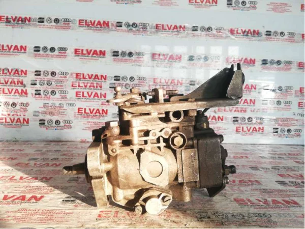 068130107 | VW Golf Mazot Pompası VAG