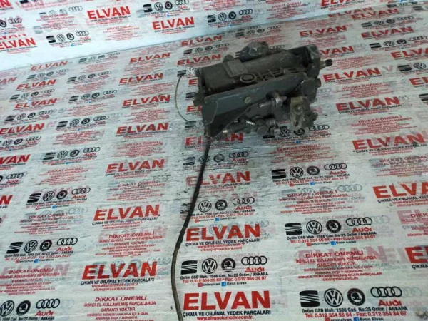 068130107C | Mazot Pompası VAG