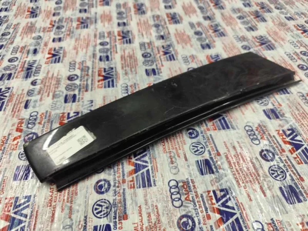 1K5839901 | Sol Arka Kapı Direk Kaplaması VAG