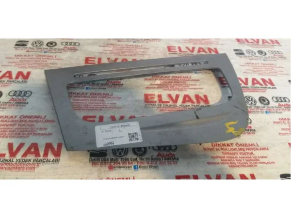 1P1858063C | Seat Leon Orta Konsol Çerçevesi VAG