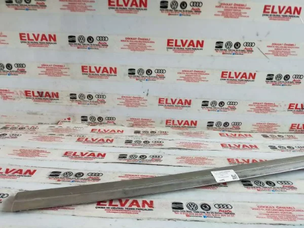 3AA854939 | VW Passat Sol Ön Kapı Çıtası VAG