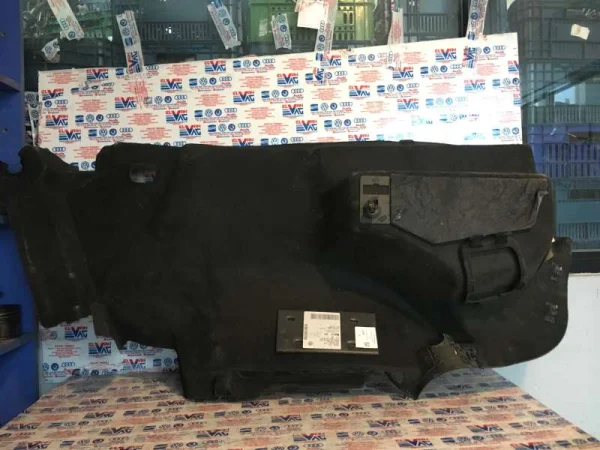 3C0868418D | VW Passat Sağ Üst Direk Kaplaması VAG