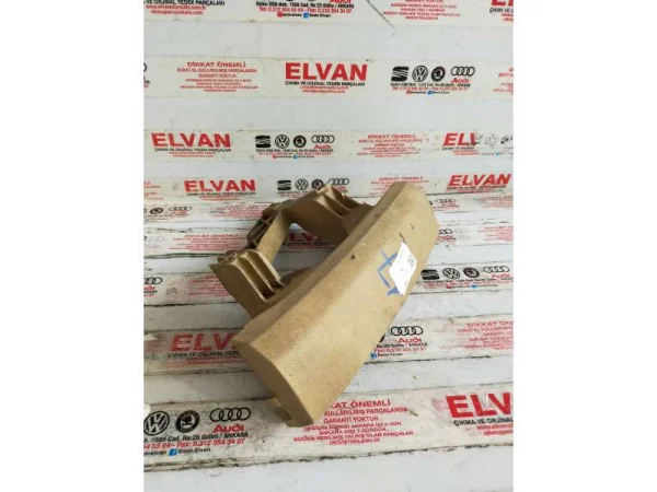 3C0881328 | VW Passat Koltuk Yan Plastik Kapağı VAG