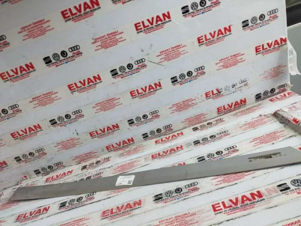 4B0853964B | Audi A6 Sağ Arka Kapı Çıtası VAG