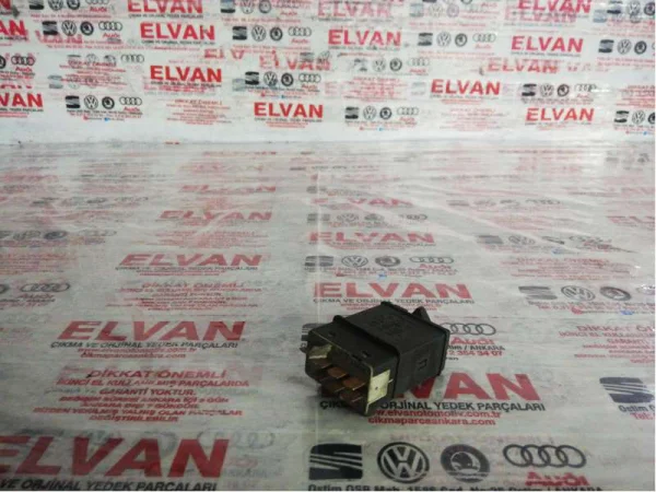 6N0953235A | Dörtlü Flaşör Düğmesi | VW Polo, Transporter VAG