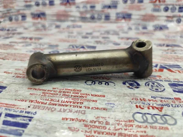7E0253027D | VW Transporter Katalizör Destek Braketi VAG
