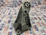 7L6199308D | Sağ Motor Kulak Braketi | VW Touareg - Audi Q7 - 2