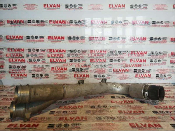 7P0145941 | VW Touareg Üst Sağ İntercooler Hortumu VAG