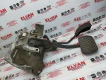 893721653A | Gaz Pedalı Bağlantı Braketi | VW Passat - Audi 80 Serisi, A4, A6, A8 - 1