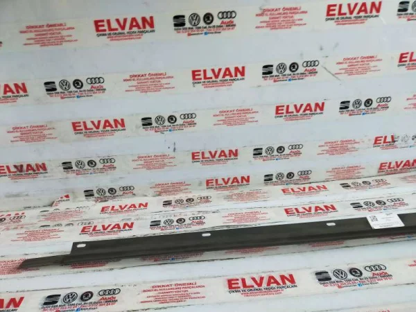 8E0853284 | Sağ Ön Kapı Çıtası VAG