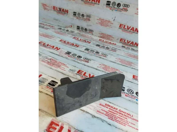 8E0971981B | Audi A4 Koltuk Altı Elektrik Soket Kapağı VAG