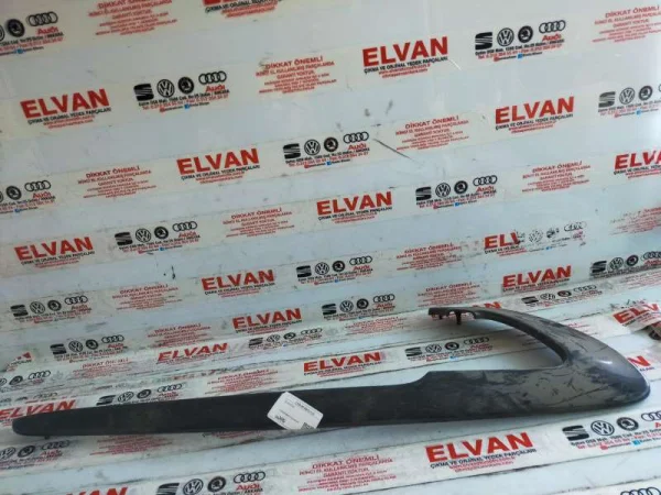 8P3867410A | Audi A3 İç Sağ Ön Kapı Çıtası VAG