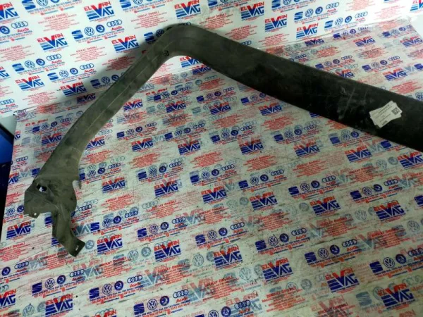 8P4867977B | Audi A3 Bagaj Kapağı Üst İç Trim VAG