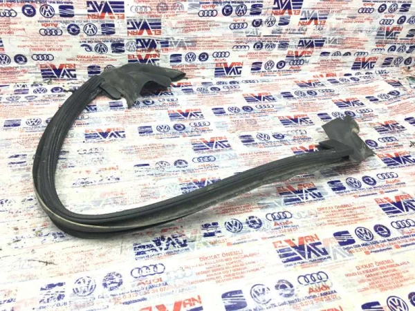 8T8839480E | Audi A5 İç Cam Fitili VAG