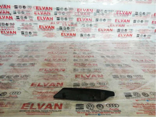 8U0837307A | Sol Ön Kapı Kapağı | Audi Q3, RS Q3 VAG