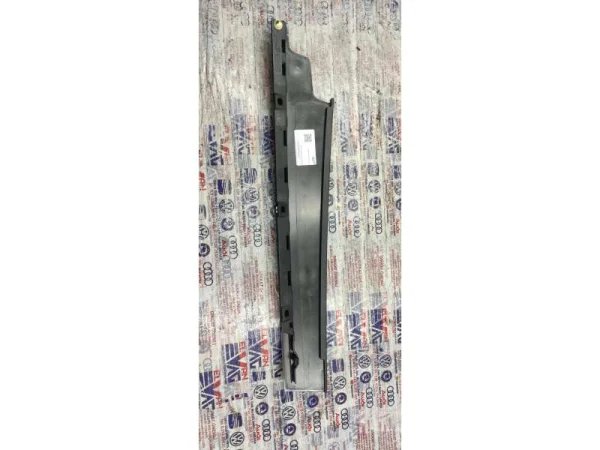8U0837901C | Ön Kapı Direk Çıtası | Audi Q3, RS Q3 VAG
