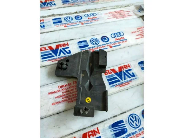 8U0839898 | Arka Sağ Kapı Kolu Bağlantı Braketi | Audi Q3, RS Q3 VAG