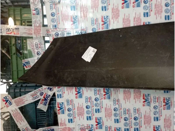 A9066901682 | Arka Sağ Kapı Çıtası VAG