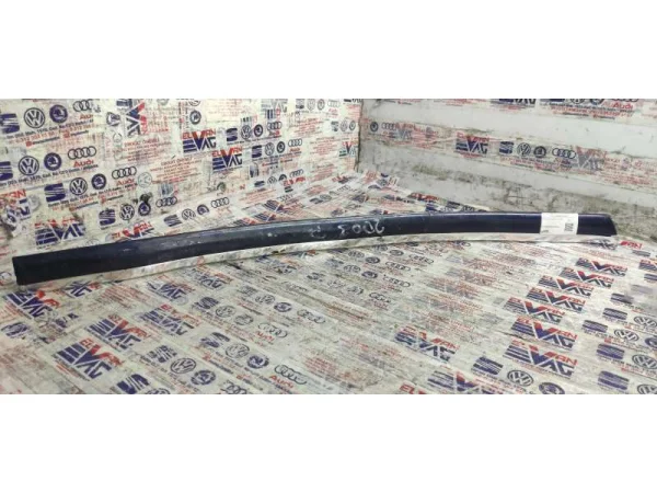 3B0853754D | VW Passat Arka Sağ Kapı Bandı VAG