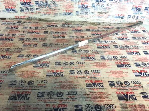 3C8853073 | VW Passat Arka Sol Kapı Nikelajı VAG