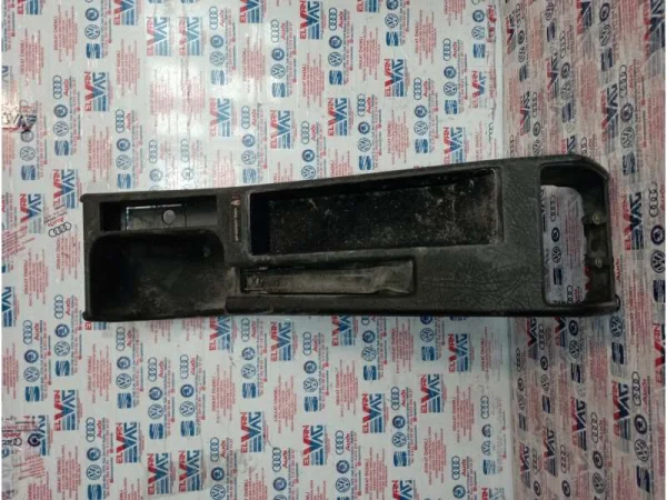 4A0863201A | Audi 100 Serisi Orta Konsol VAG
