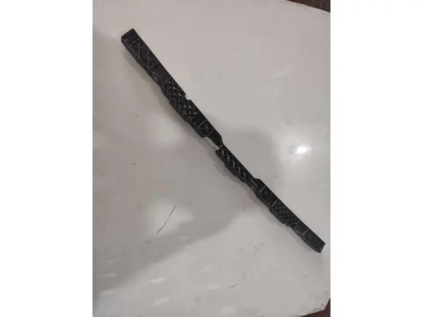 3G0807889B | Ön Tampon İç Orta Braketi VAG