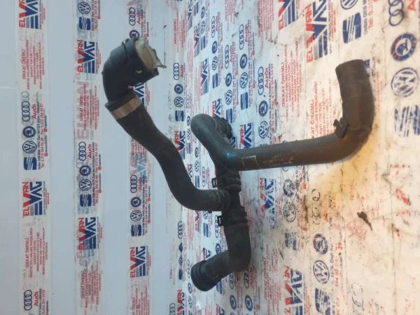 8W0122449BC | Soğutma Suyu Hortumu | Audi A4, A5 VAG