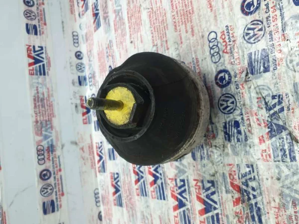 8D0199383AE | Motor Askı Braketi VAG