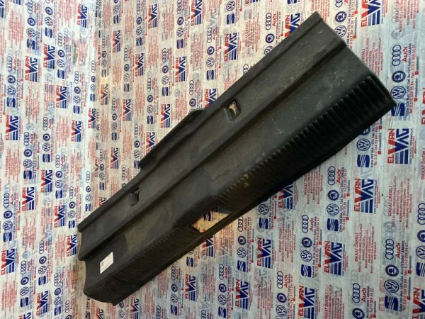 8V4863471H | Audi A3 Bagaj Kilit Koruma Paneli VAG