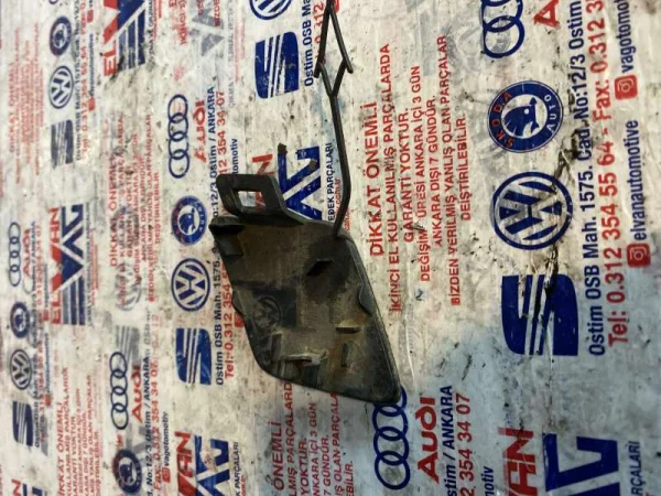 3G0807155C | VW Passat Ön Tampon Çeki Demiri Kapağı VAG
