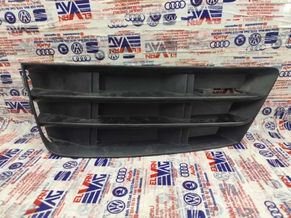 8W0807681B | Audi A4 Sol Ön Tampon Izgarası VAG