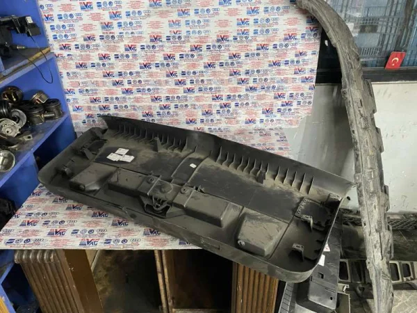 3C9867748 | VW Passat Bagaj Kapağı İç Trim Kapağı VAG