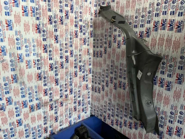 6K6867766D | Sağ Arka Yan Eşik Kaplaması VAG