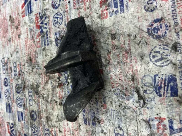 059903143E | Şarj Dinamosu Ayak Braketi VAG