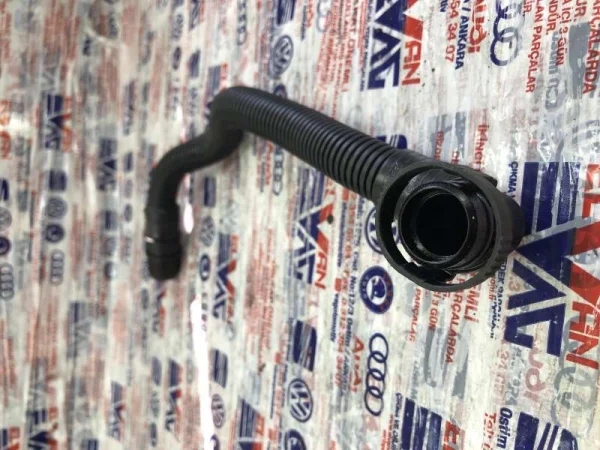 4B0103493H | Karter Havalandırma Hortumu VAG