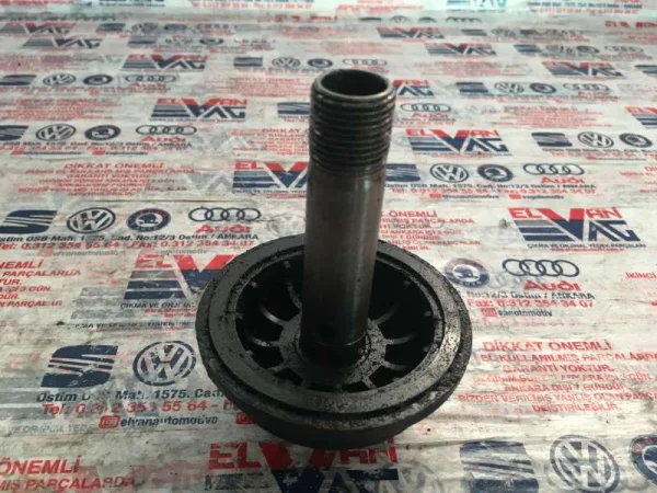 038117061C | Yağ Soğutucu Kapağı | VW Golf, Jetta - Audi A3, A4 - Seat Alhambra, Cordoba VAG
