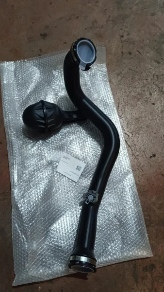 8W0145673 | Audi A4 İntercooler Borusu