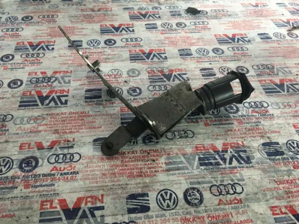 06A103309B | Karter Havalandırma Borusu VAG
