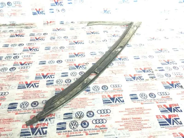 4D0853346B | Audi A8 Arka Sağ Yan Cam Çıtası VAG