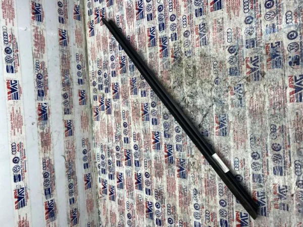 5P0837472C | Kapı Cam Fitili | Seat Altea, Toledo VAG
