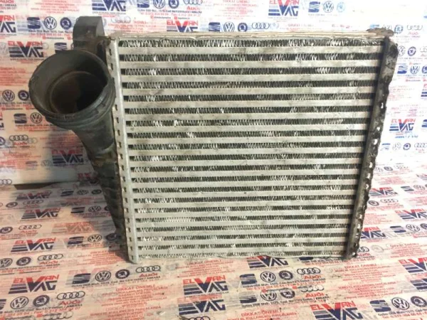 8ML376723 | İntercooler Radyatörü VAG