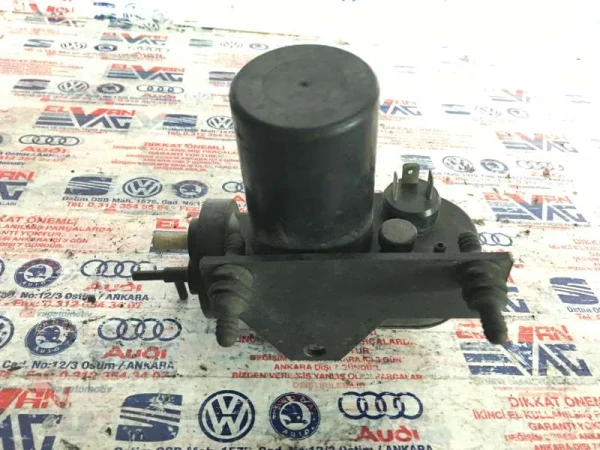 443820699 | Audi 100 Serisi Vakum Pompası VAG