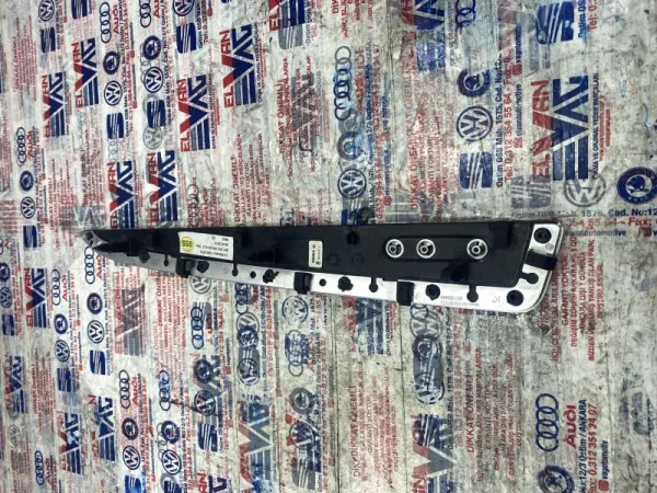 8R1853190AS | Audi Q5 Sağ Torpido Süs Çıtası VAG