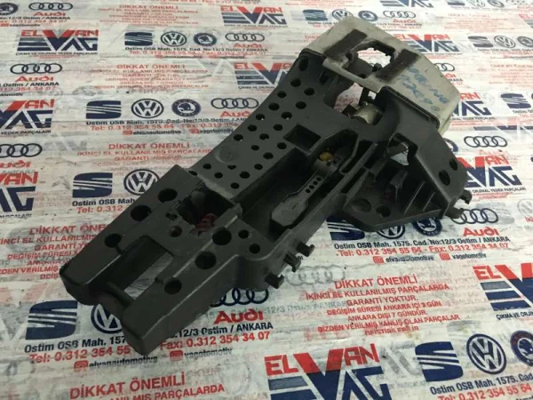 5J0837885 | Dış Kapı Kolu Destek Plakası VAG