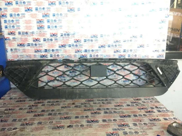 6F9853667H | Seat Arona Ön Tampon Izgarası VAG