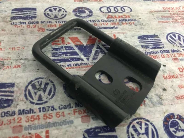 2K0827537B | VW Caddy Arka Kapı Kilit Karşılığı VAG