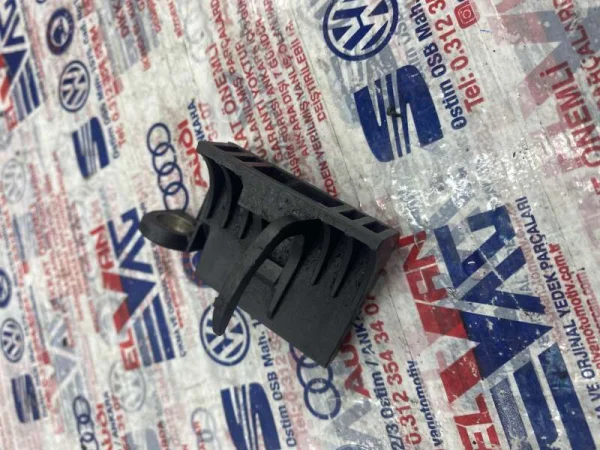 03L103870A | Soğutma Suyu Borusu Braketi VAG