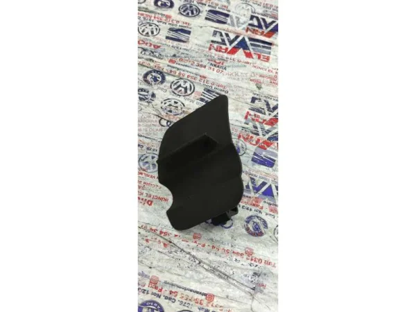8K0301257A | Şanzıman Muhafaza Kapağı | Audi A4, A5, A6, A7, A8, Q5 VAG