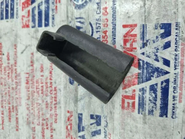 7N0915429A | Akü Kutup Başı Muhafazası | VW Caddy, CC - Audi A1, A3 - Seat Alhambra, Altea VAG