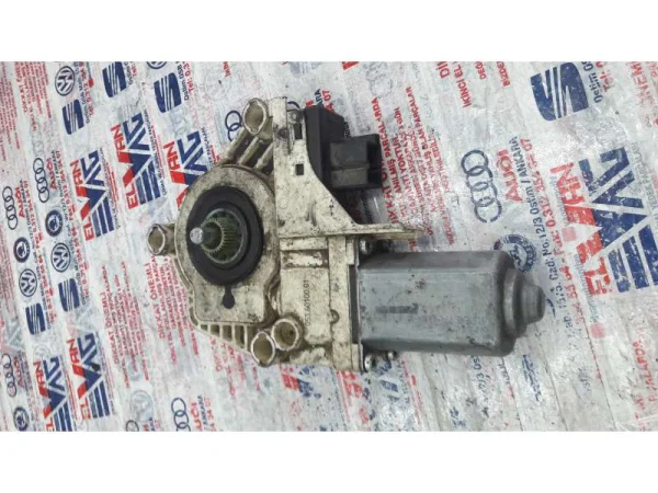 0536010001 | Elektrikli Arka Sağ Cam Motoru VAG